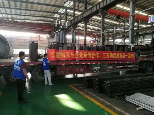 <罐狀類超限設(shè)備運輸>—專用于石油企業(yè)的大型壓力容器運輸